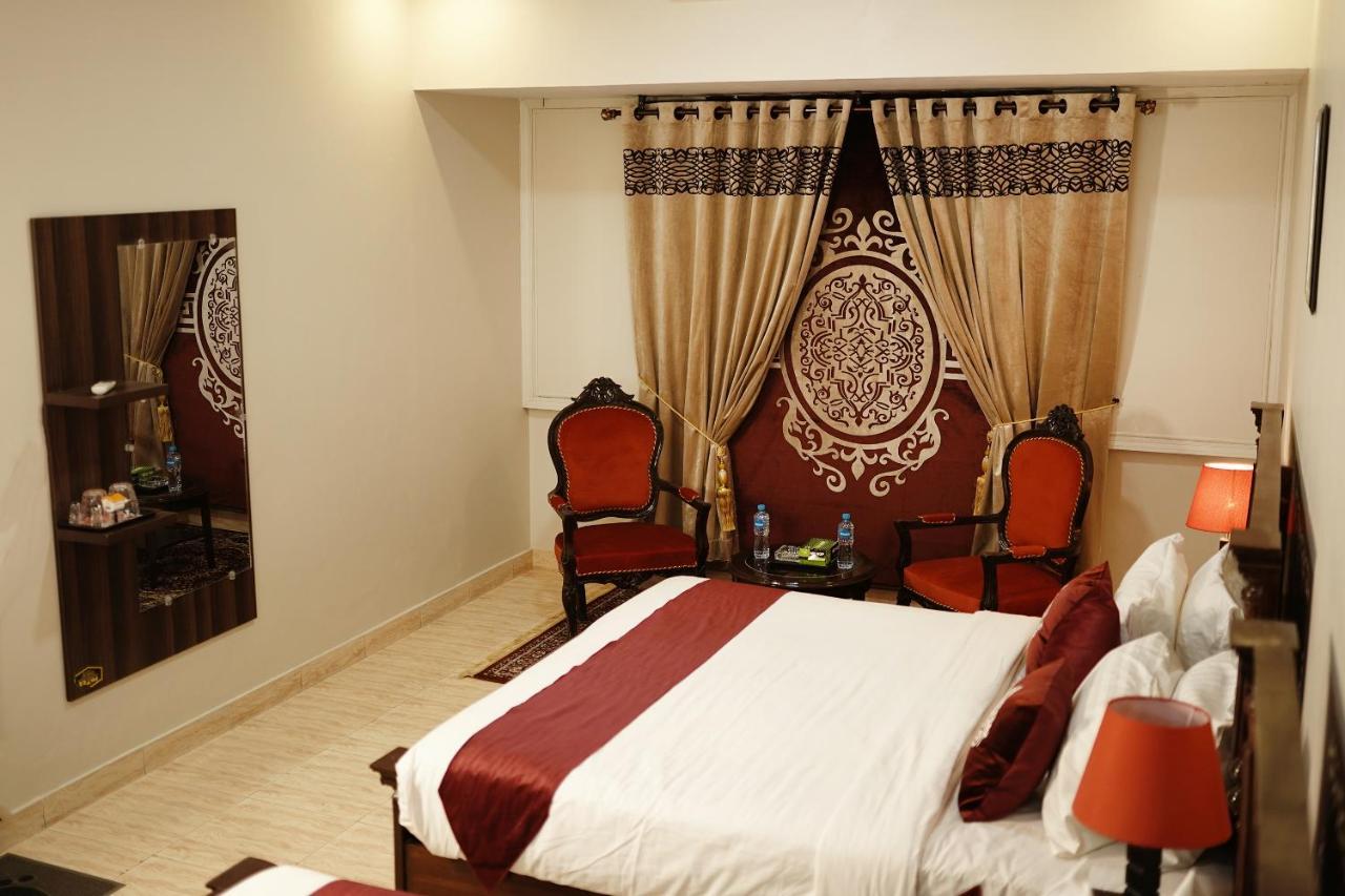 Diamond Lodge Karachi Bagian luar foto