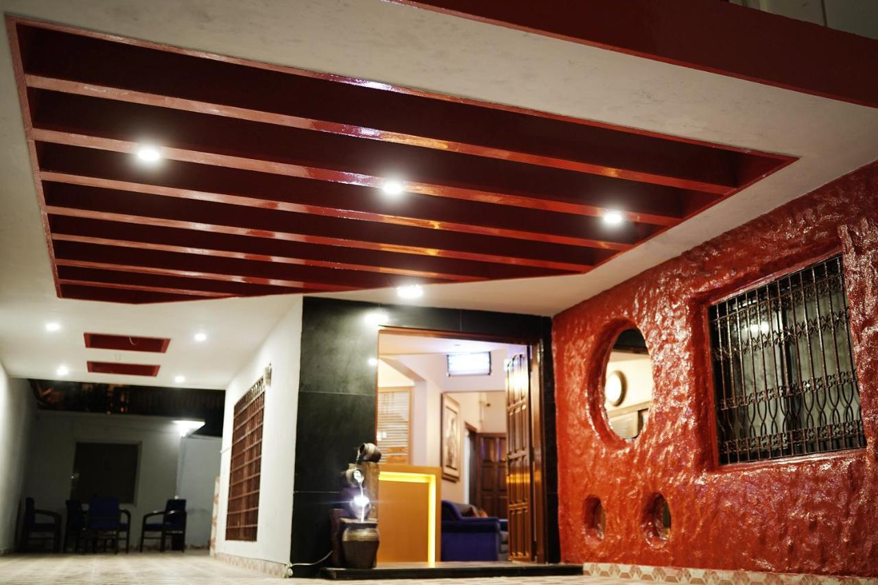 Diamond Lodge Karachi Bagian luar foto