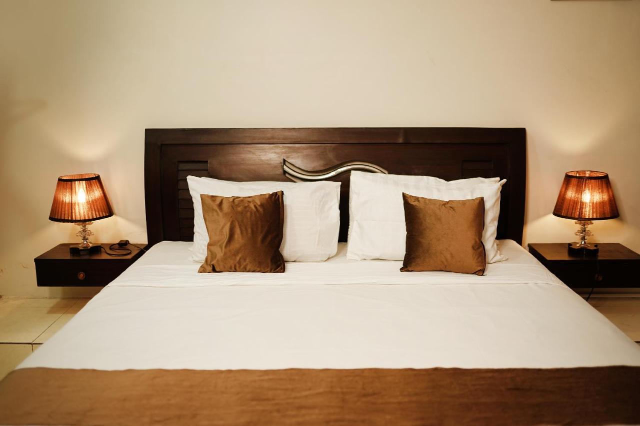Diamond Lodge Karachi Bagian luar foto