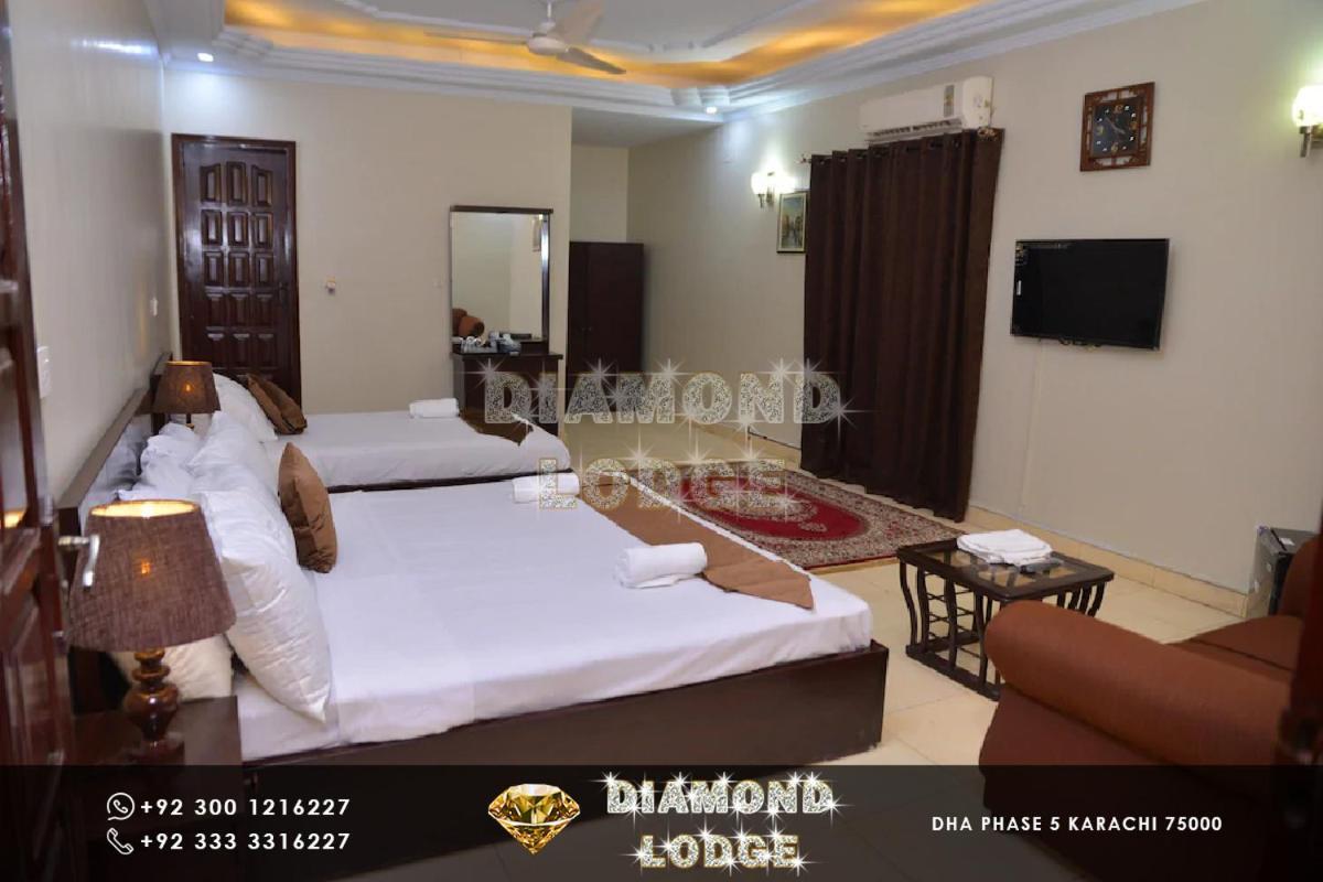 Diamond Lodge Karachi Bagian luar foto