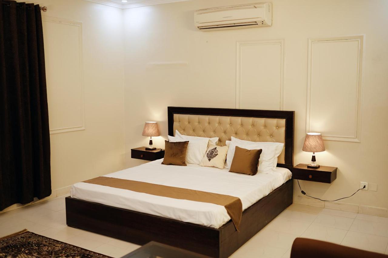 Diamond Lodge Karachi Bagian luar foto