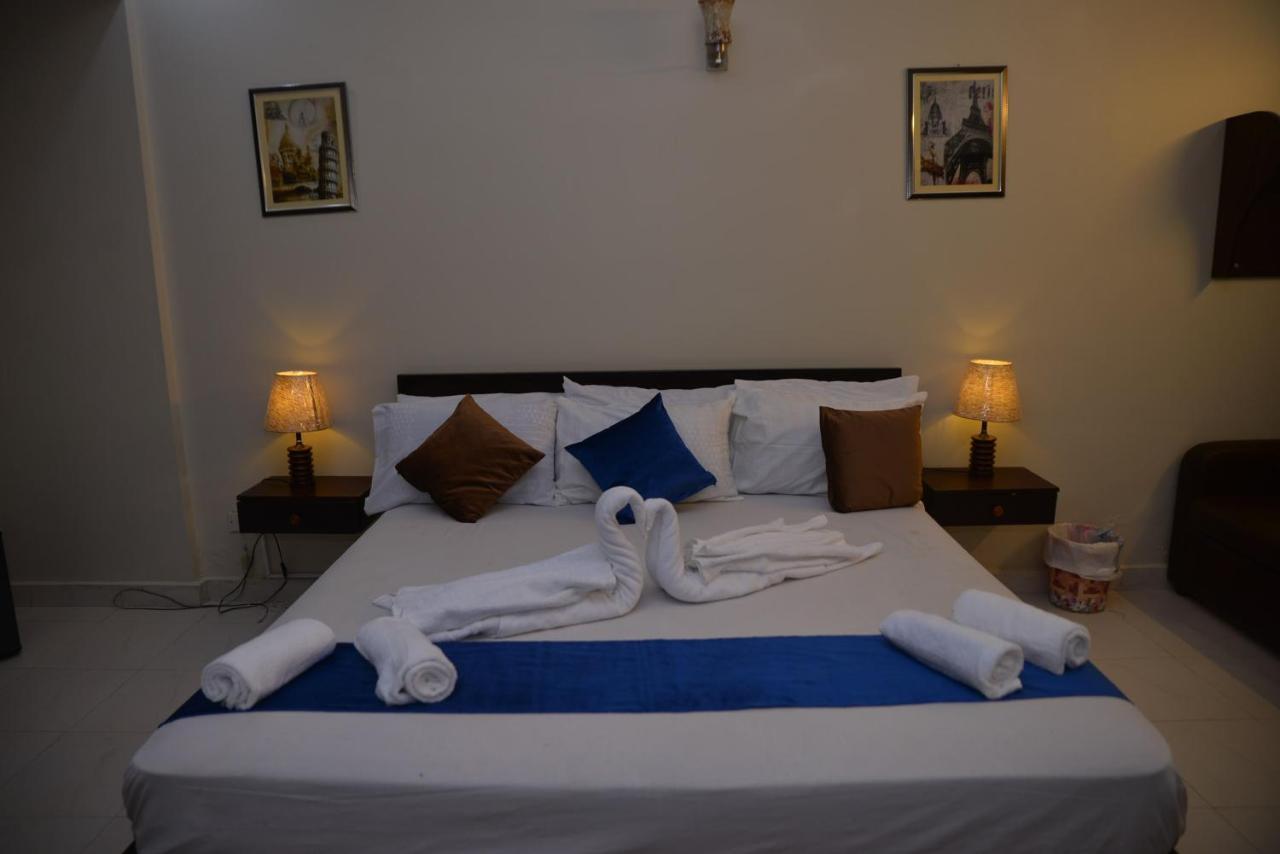 Diamond Lodge Karachi Bagian luar foto