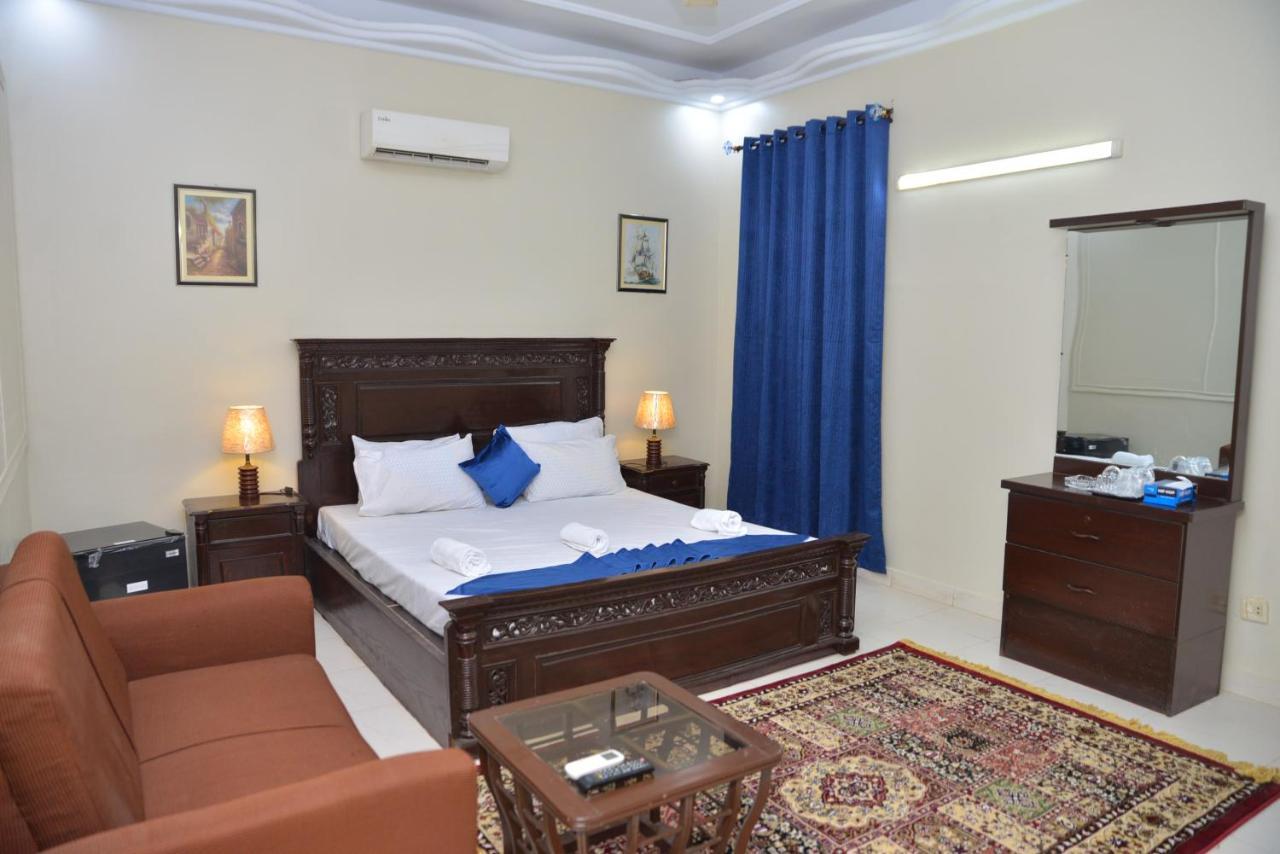 Diamond Lodge Karachi Bagian luar foto