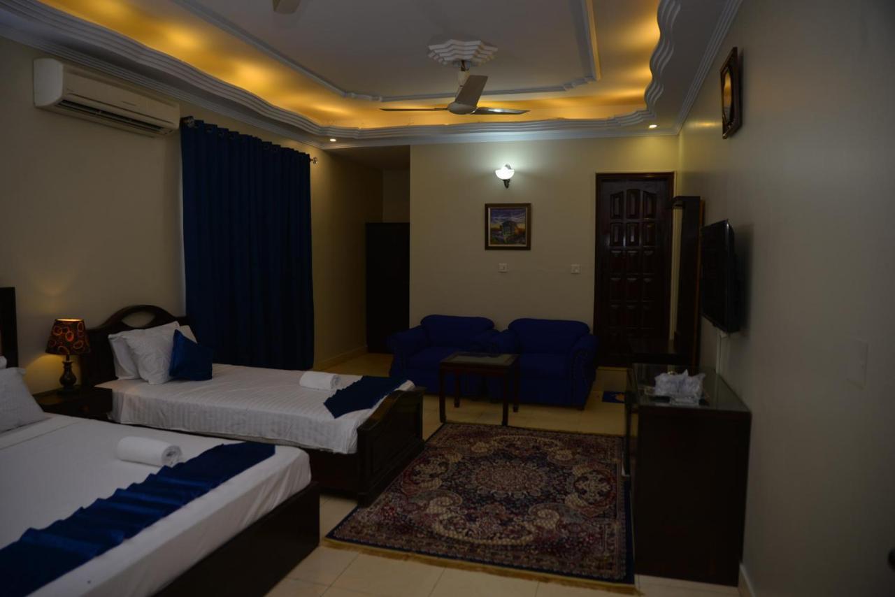 Diamond Lodge Karachi Bagian luar foto